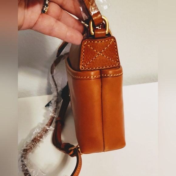 New Dooney & Bourke Florentine Leather Katie Crossbody Bag Natural - Picture 4 of 10
